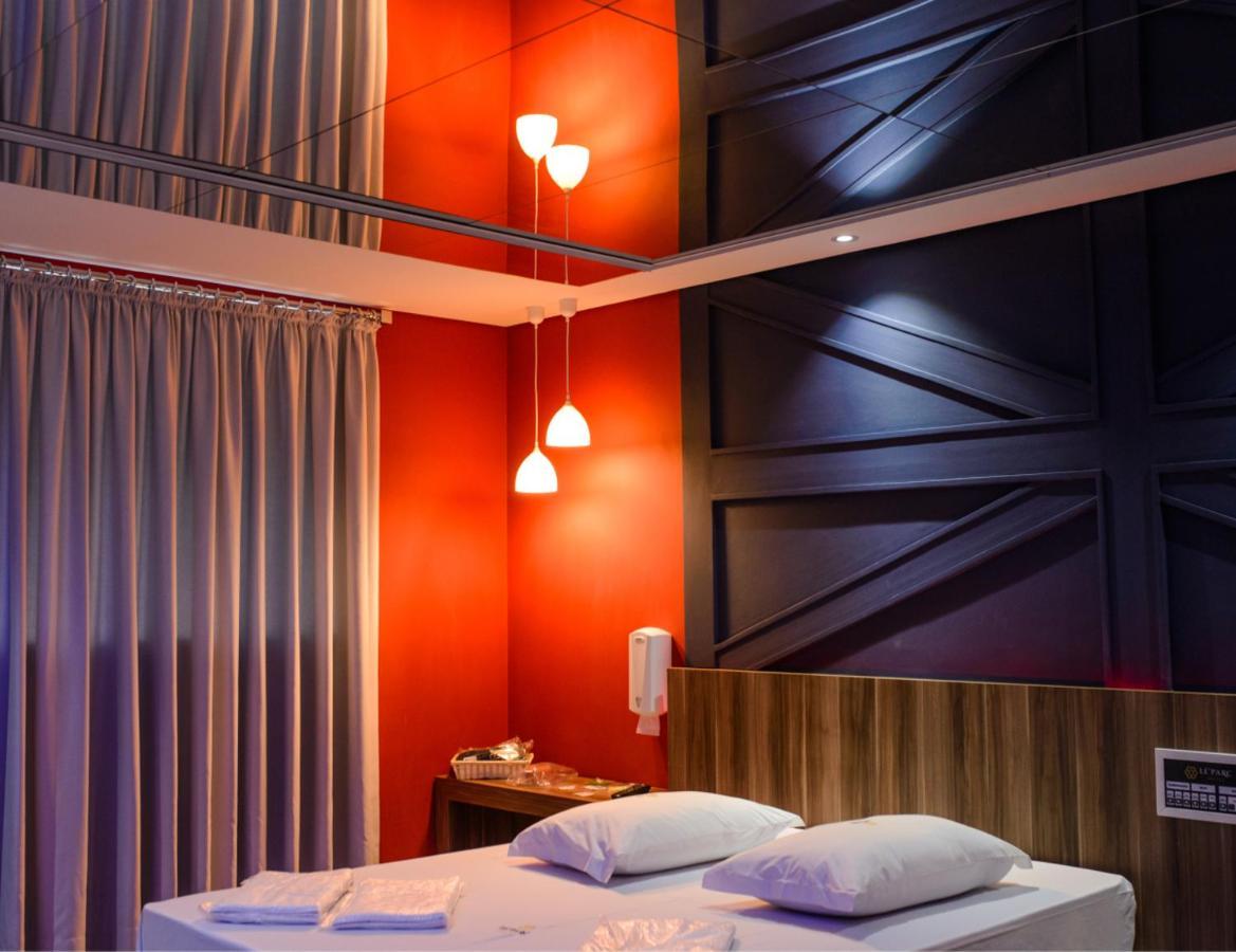 Le Parc Motel ลาเจส ภายนอก รูปภาพ